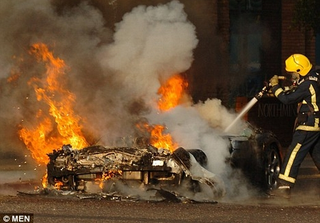 Illustration for article titled Another Lamborghini Gallardo Goes Up In Flames